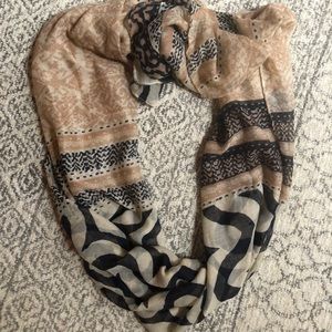 Scarf black brown tan
